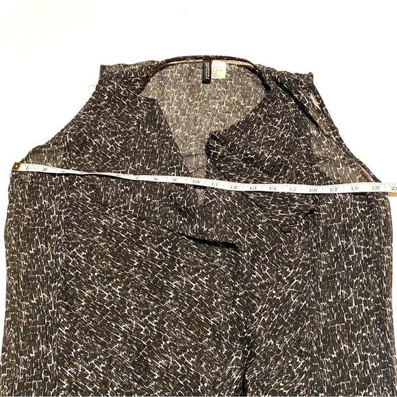 H&M Divided Open Front Ruffle Waterfall Sleeveless Duster Vest Women's 2 - Picture 6 of 8